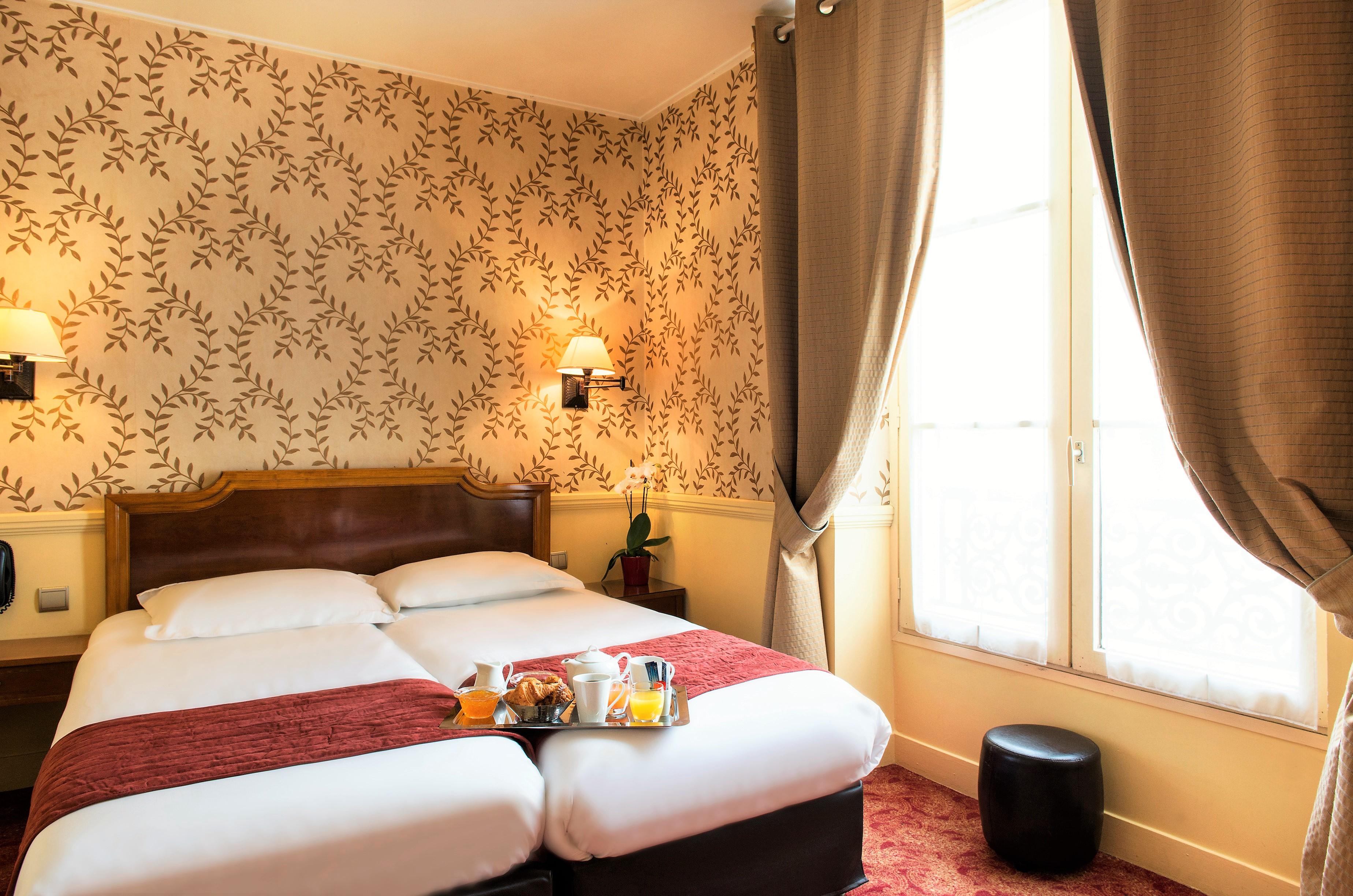 Du Théâtre By Patrick Hayat